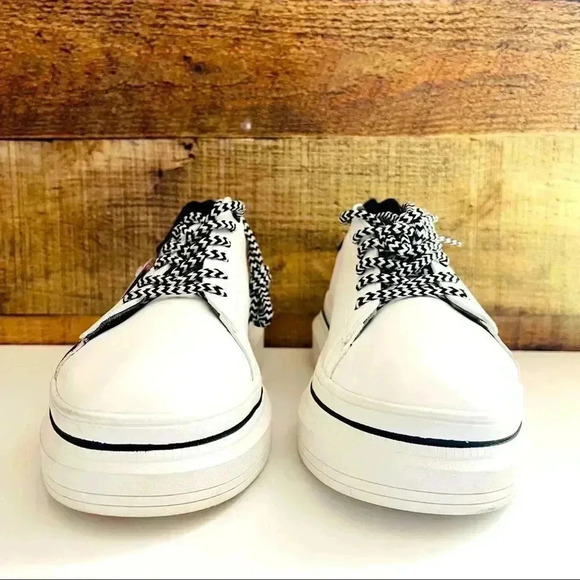 NWT Rare Pink Panther Sneakers - Picture 3 of 6